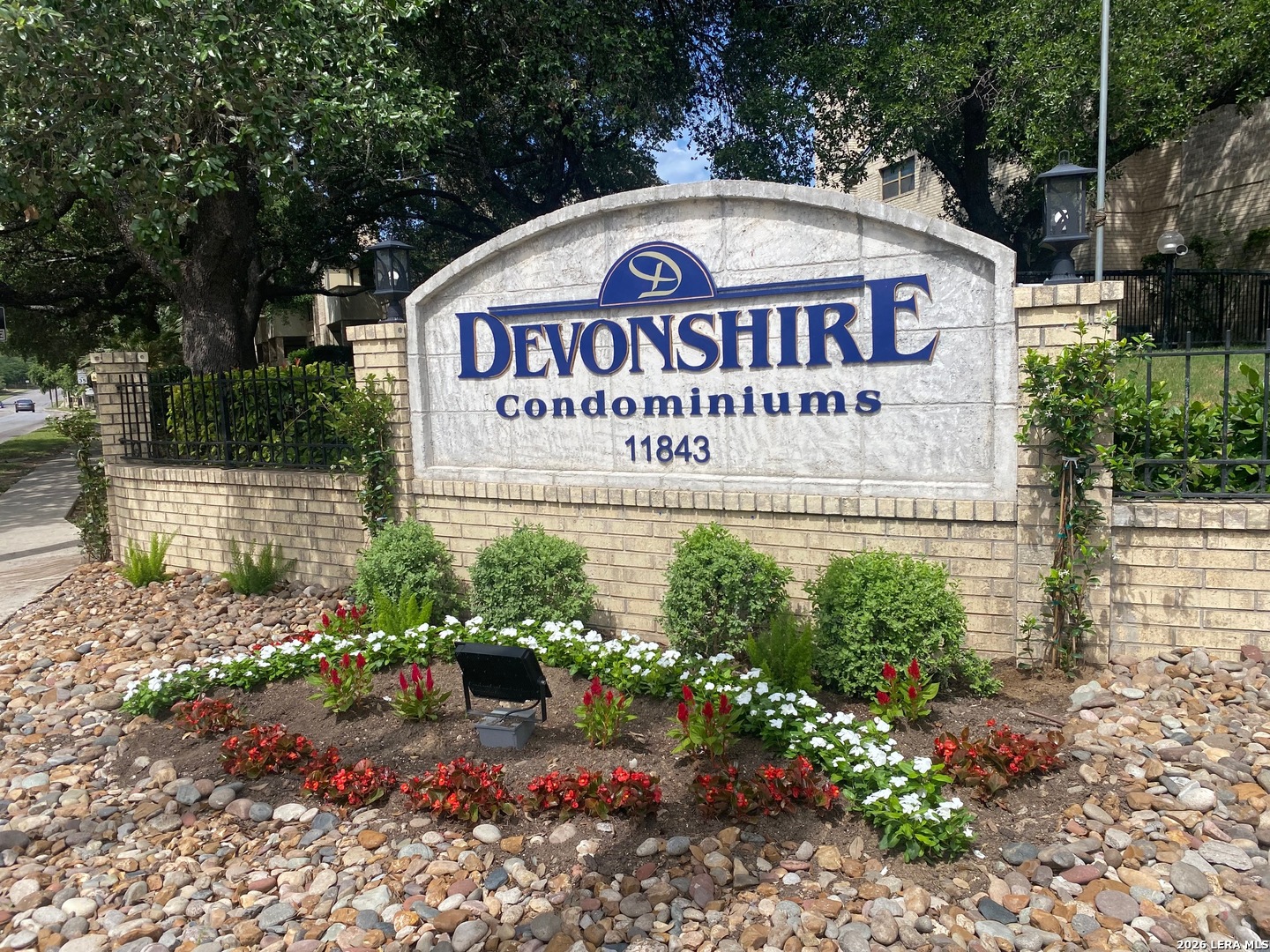 11843 Braesview 108 — photo