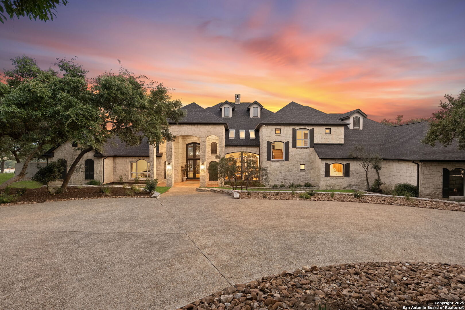 113 Carino CV — photo