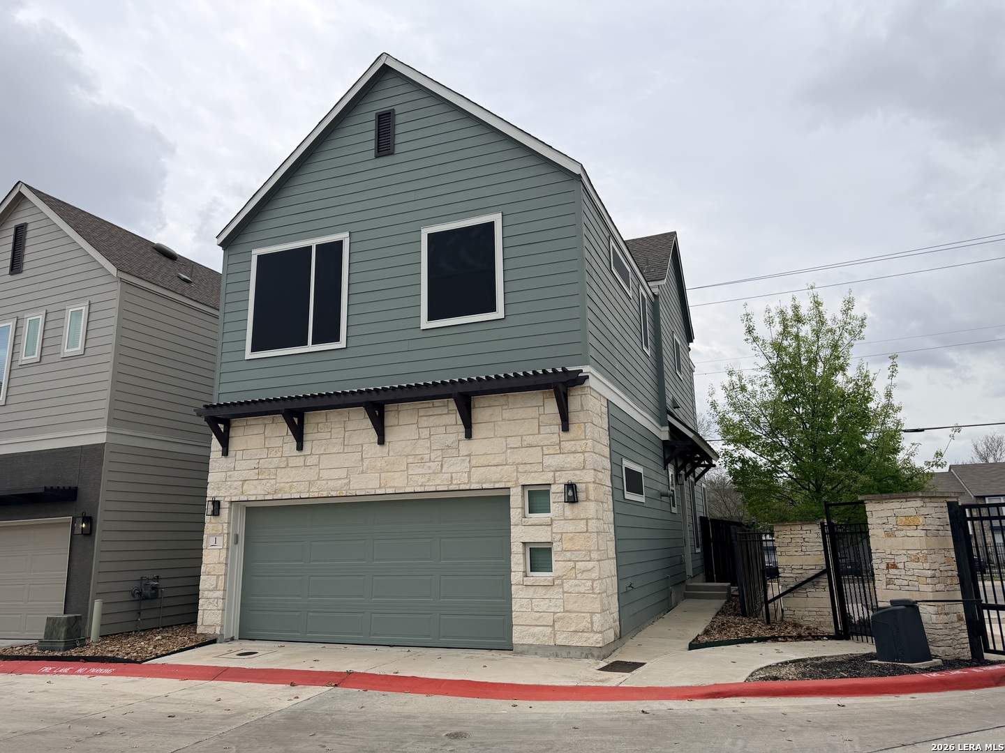 5843 Whitby Rd Unit 1 — photo