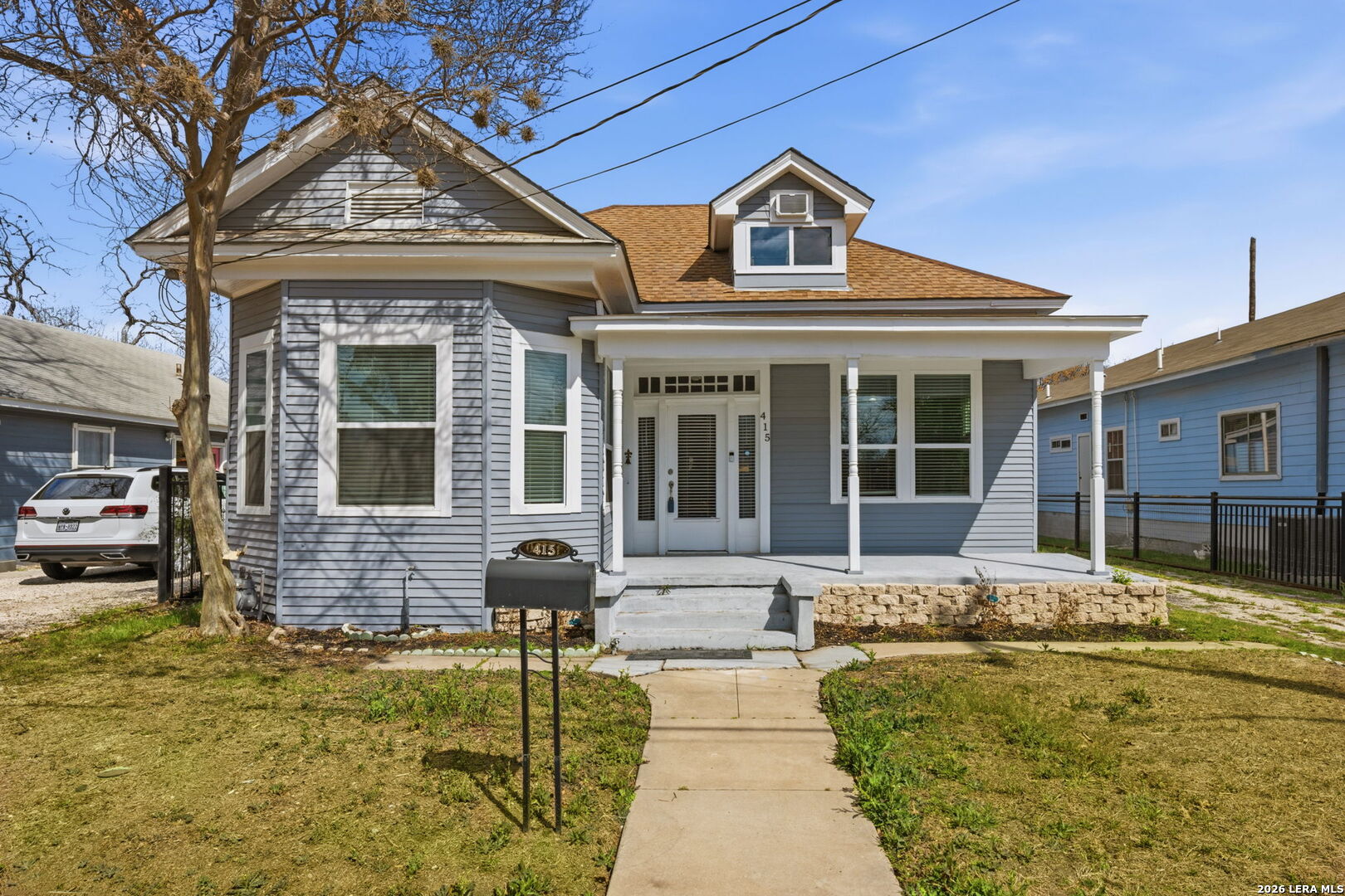 415 Helena — photo