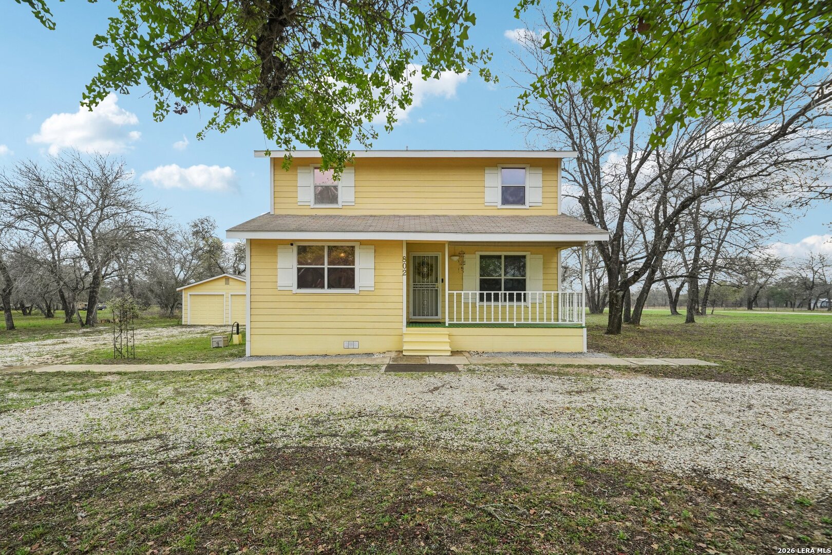 802 Eagle Creek — photo