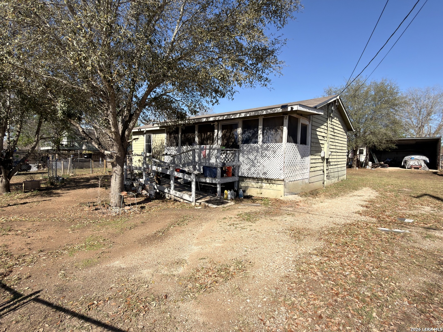 213 E 4th, Elmendorf, TX 78112 — photo 2