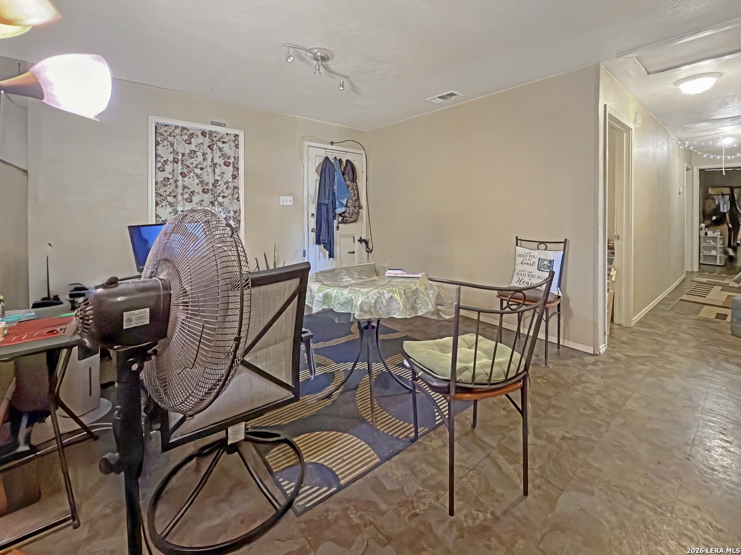 213 E 4th, Elmendorf, TX 78112 — photo 3