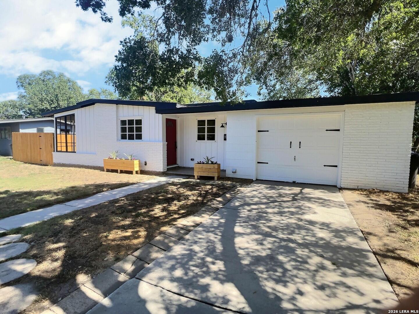 338 Brettonwood — photo
