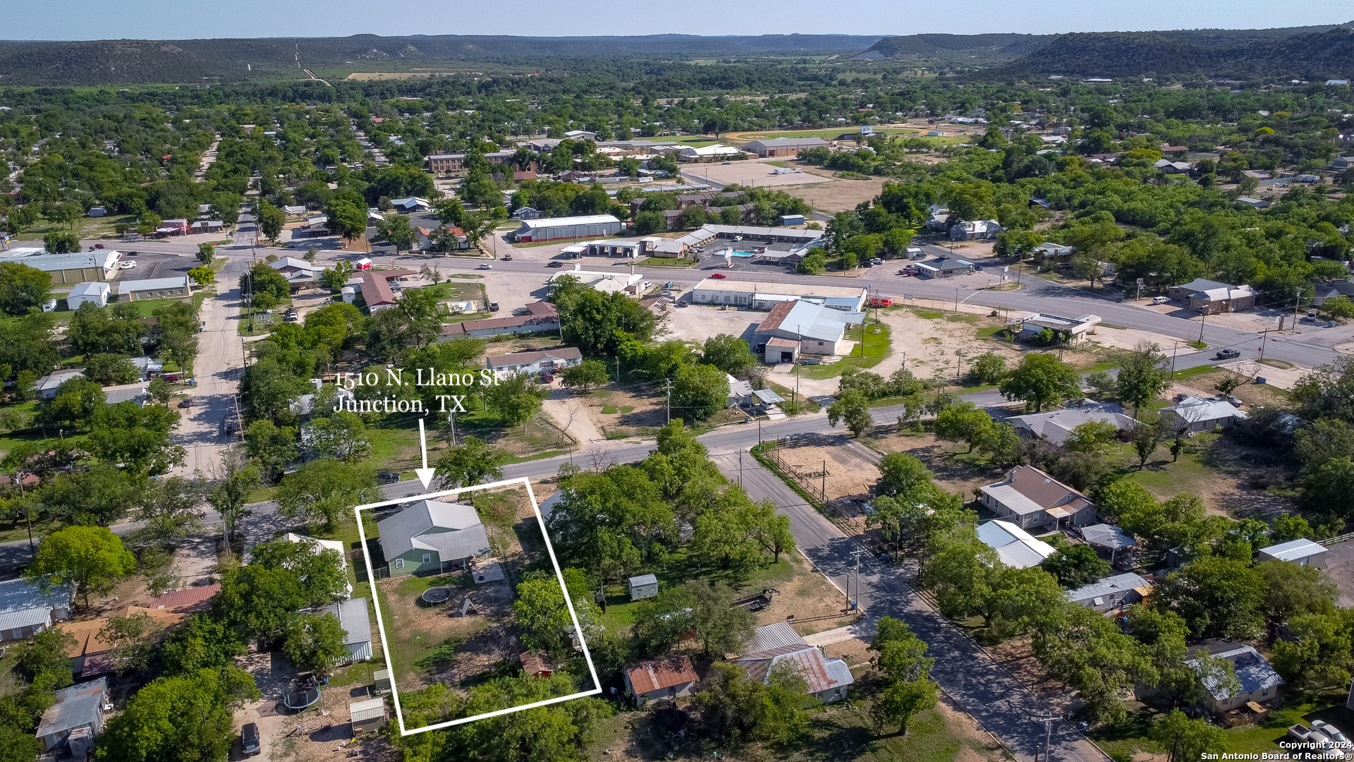 1510 llano, Junction, TX 76849 — photo 2