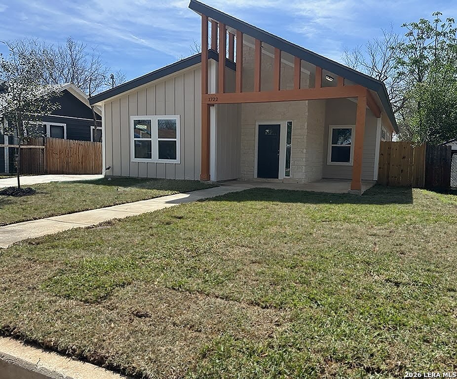 1722 Center Street — photo