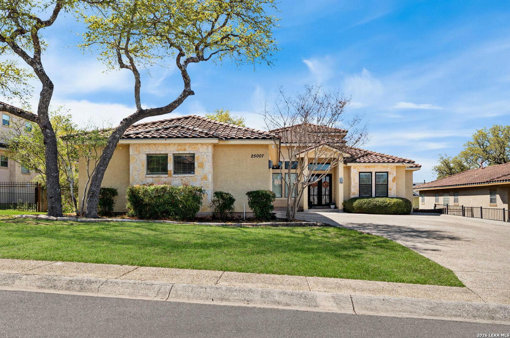 25007 Estancia — photo