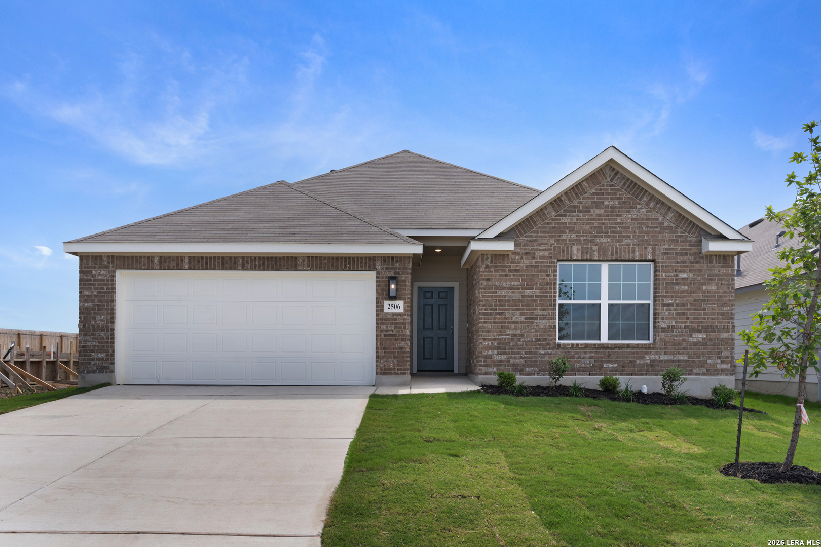 2506 White Daisy Hill — photo