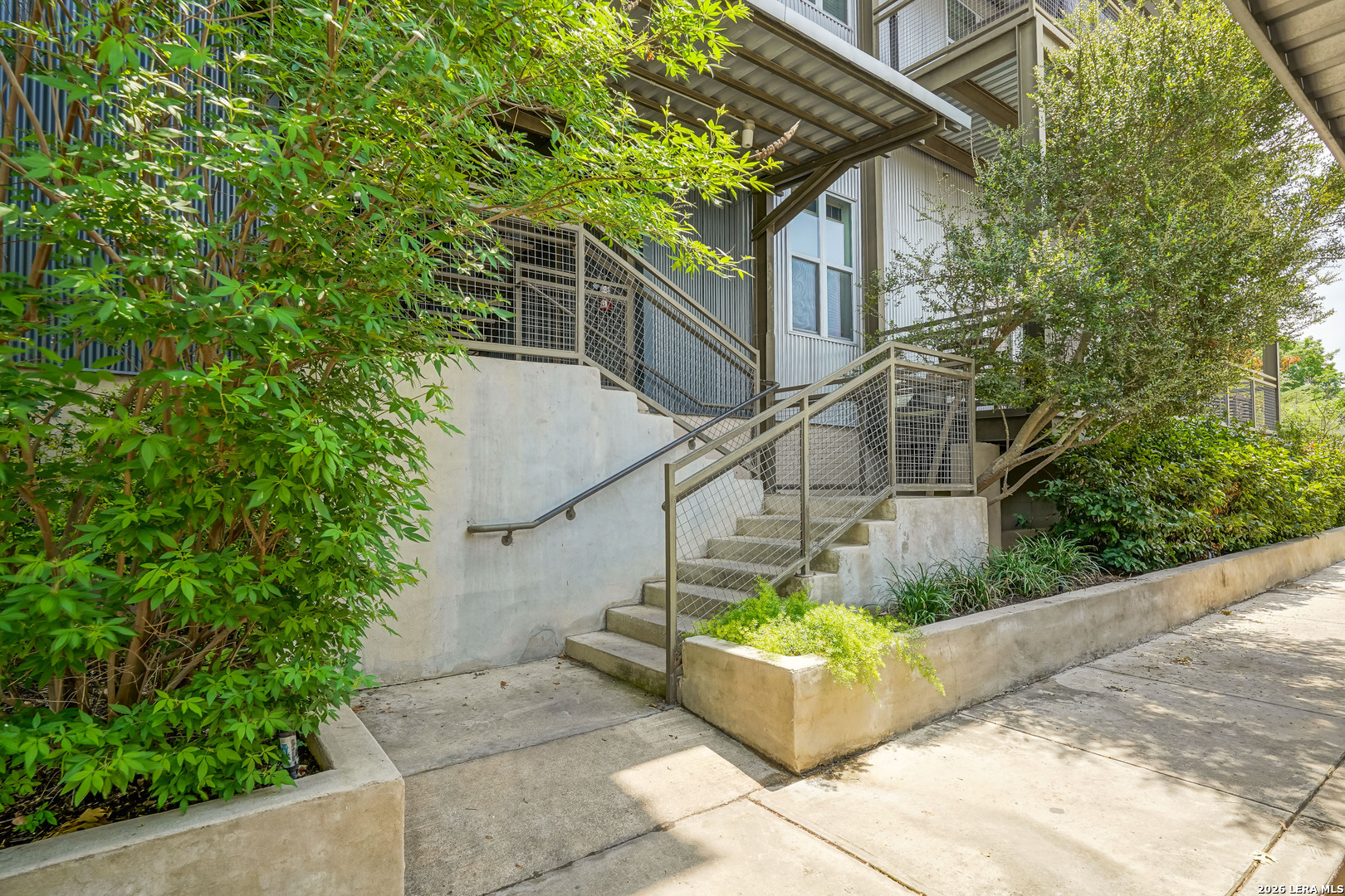 831 S Flores 3202 — photo