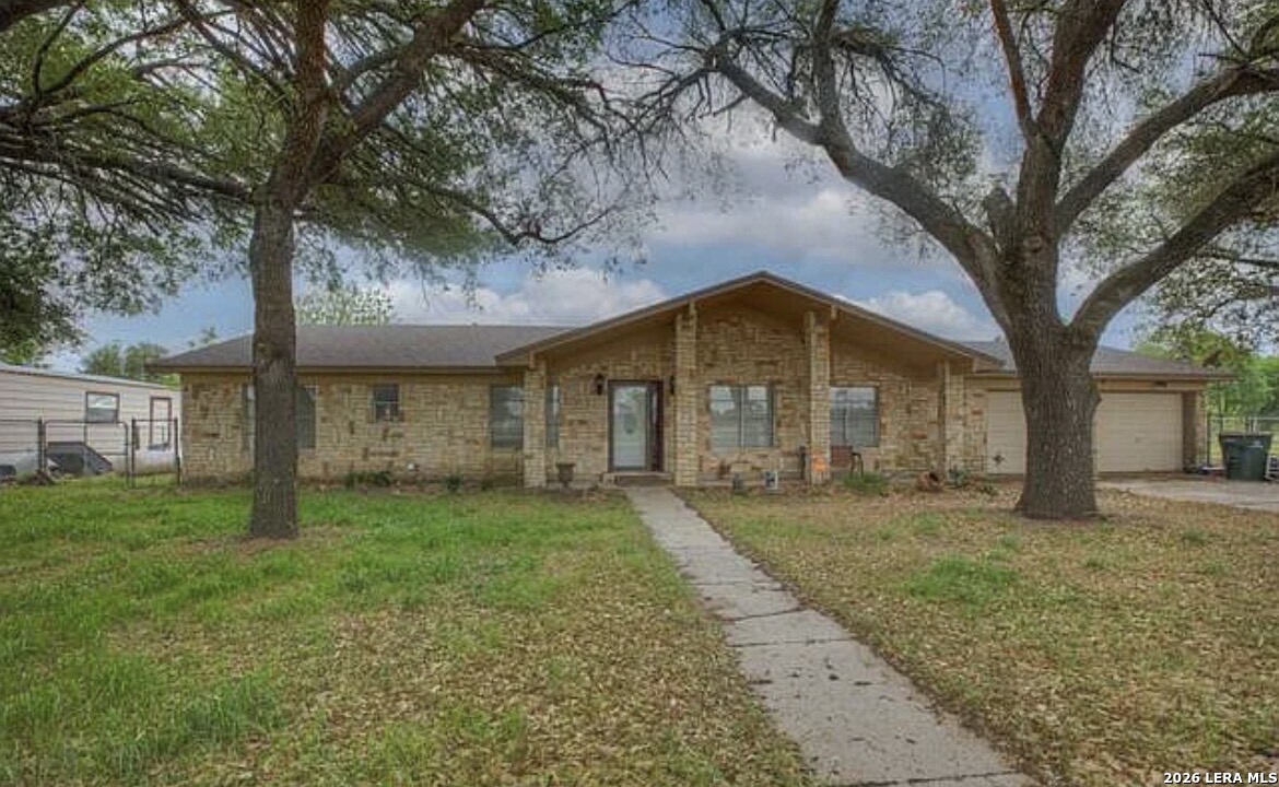 1010 County Oak Drive — photo