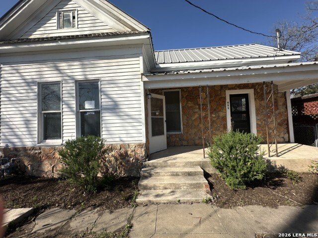 451 E Mitchell Street — photo
