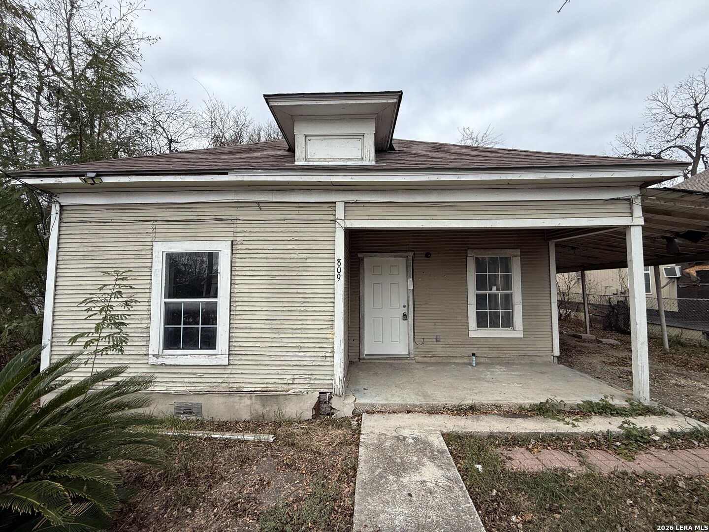 809 Leal — photo