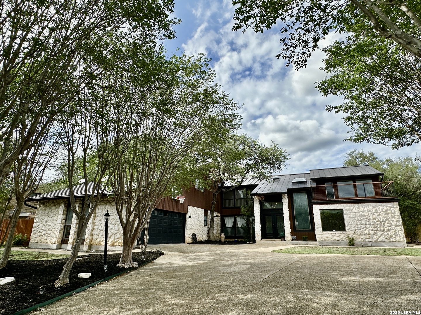 201 Country Wood Drive — photo