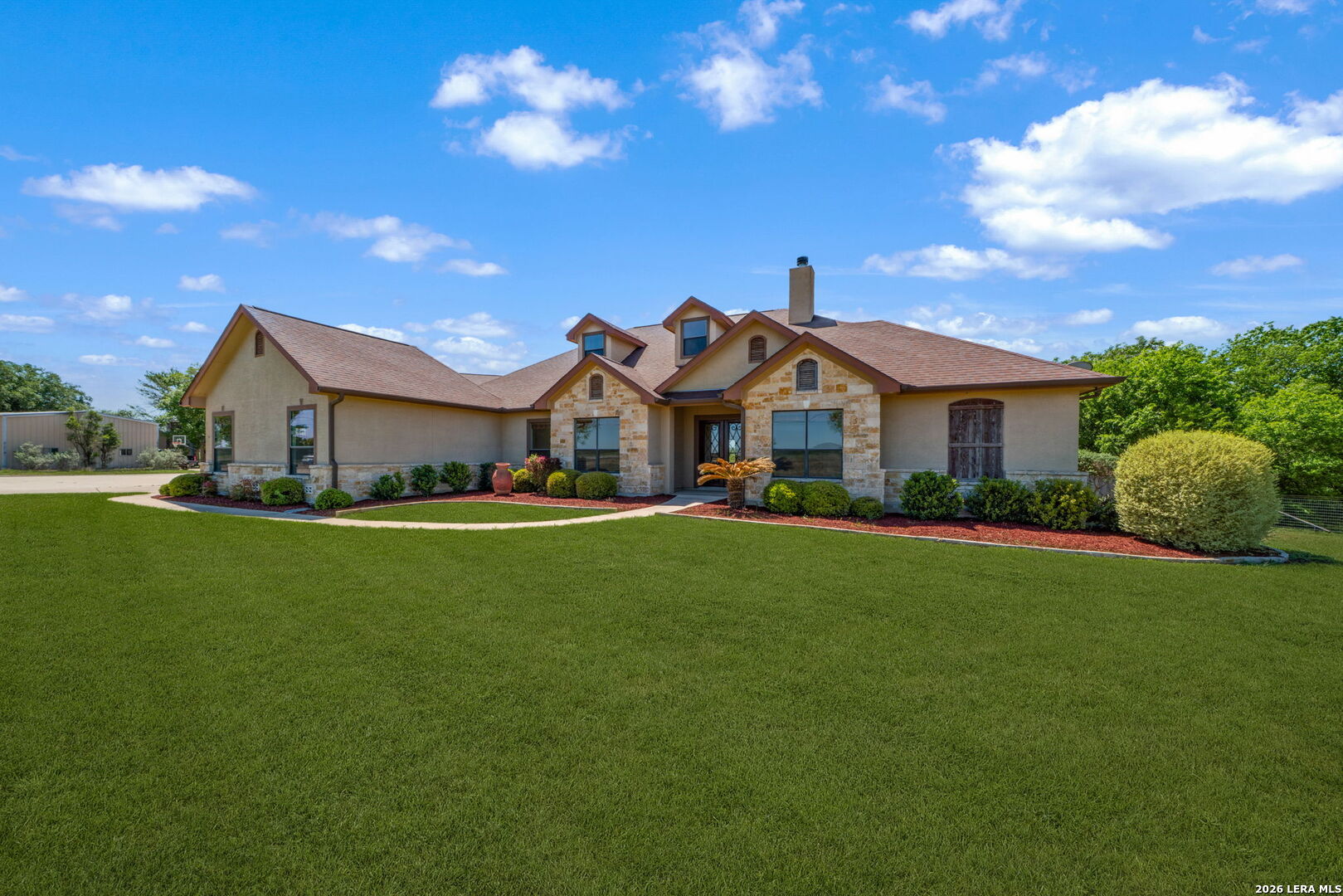 1001 FM 471 — photo