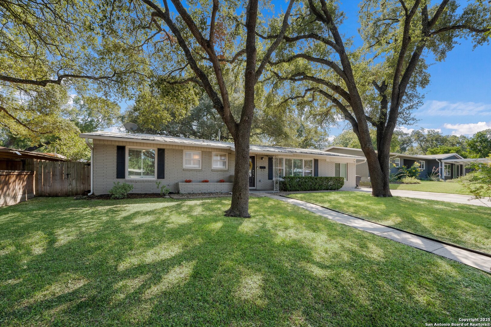 614 Larkwood Drive — photo