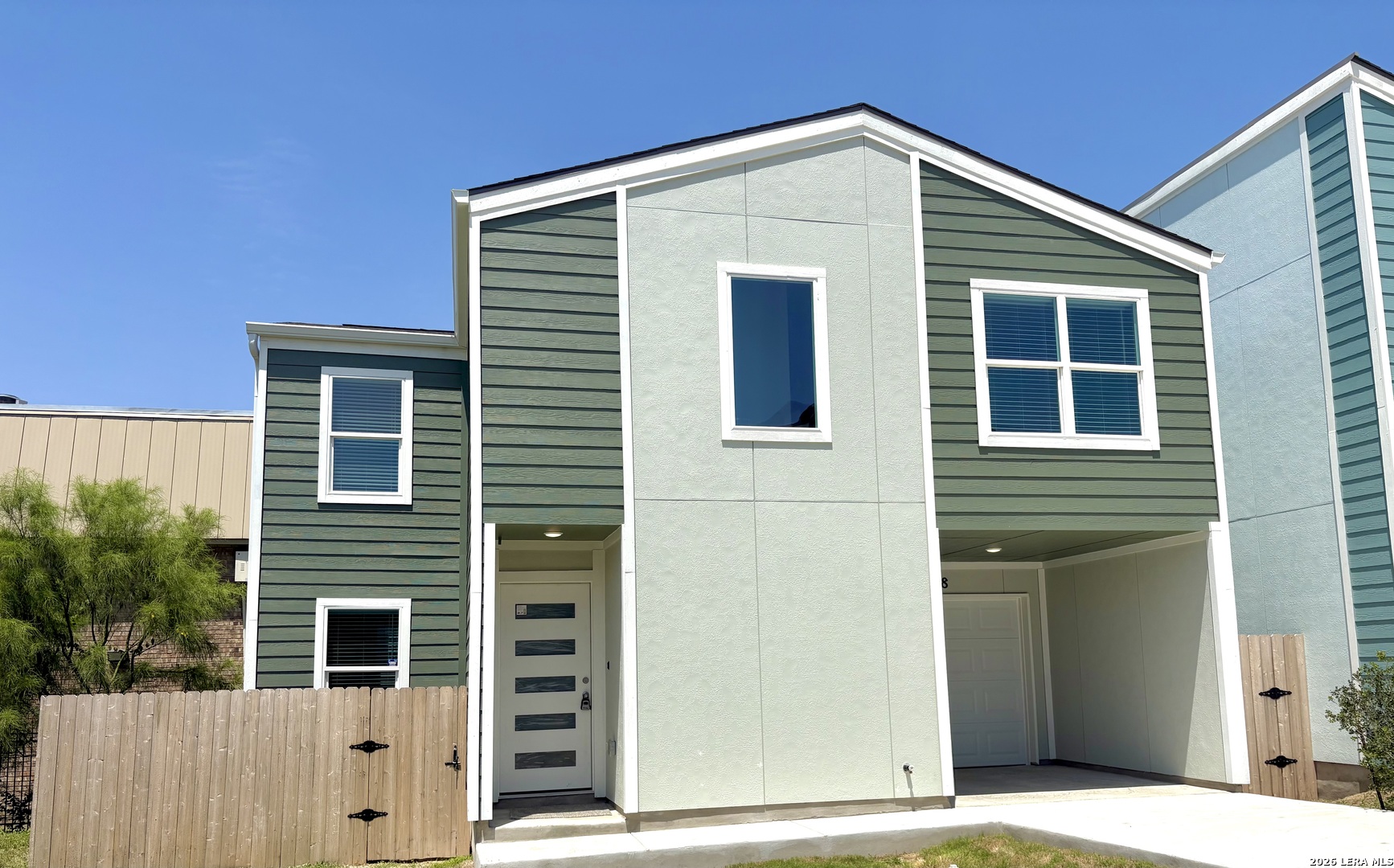 310 W Evergreen St #108 — photo