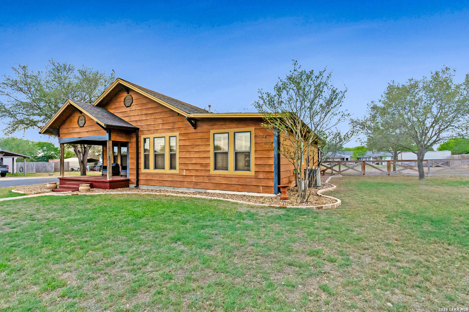 201 Brinkoeter Street, Poth, TX 78147 — photo 2