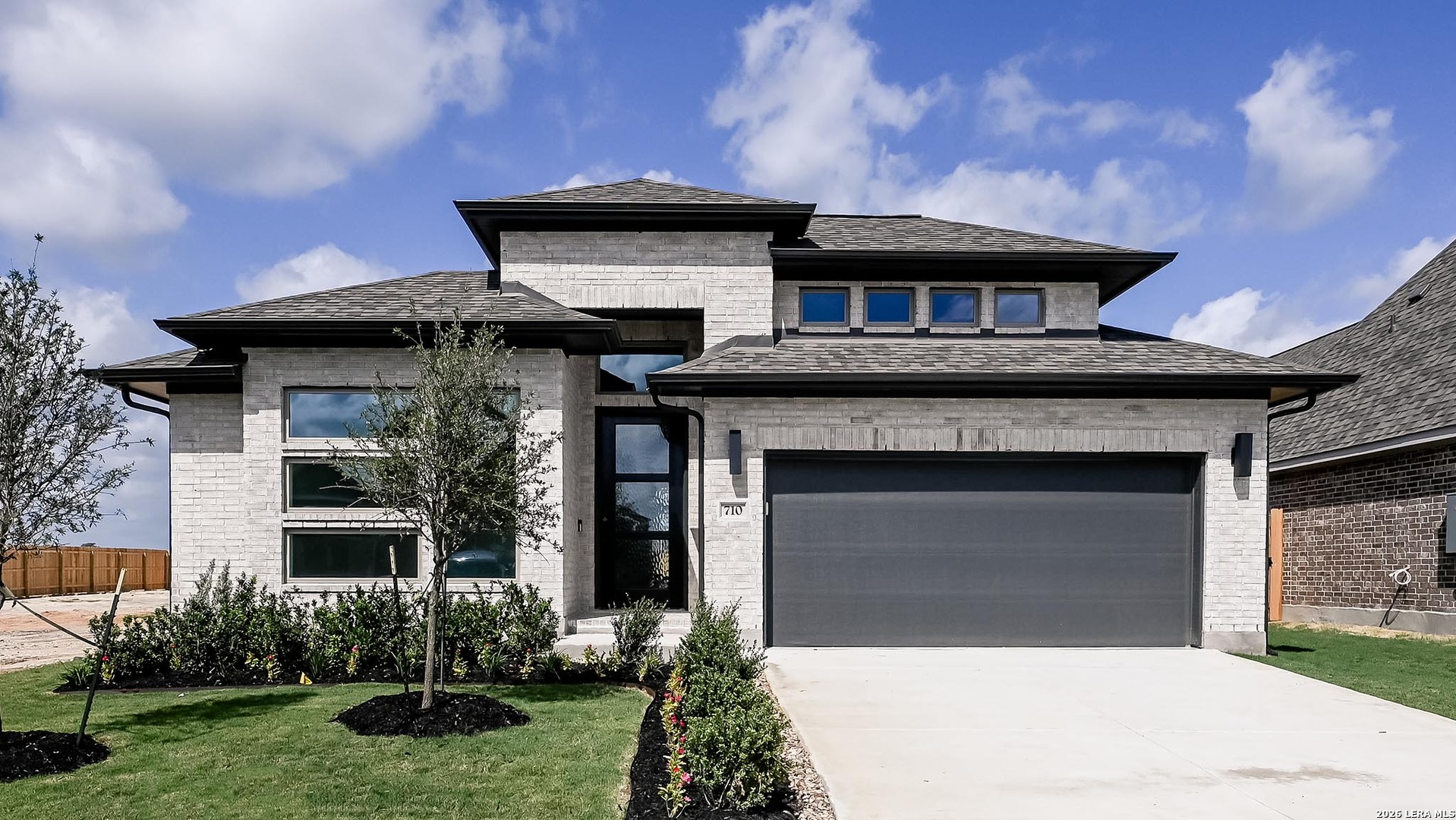 710 Grand Legacy — photo