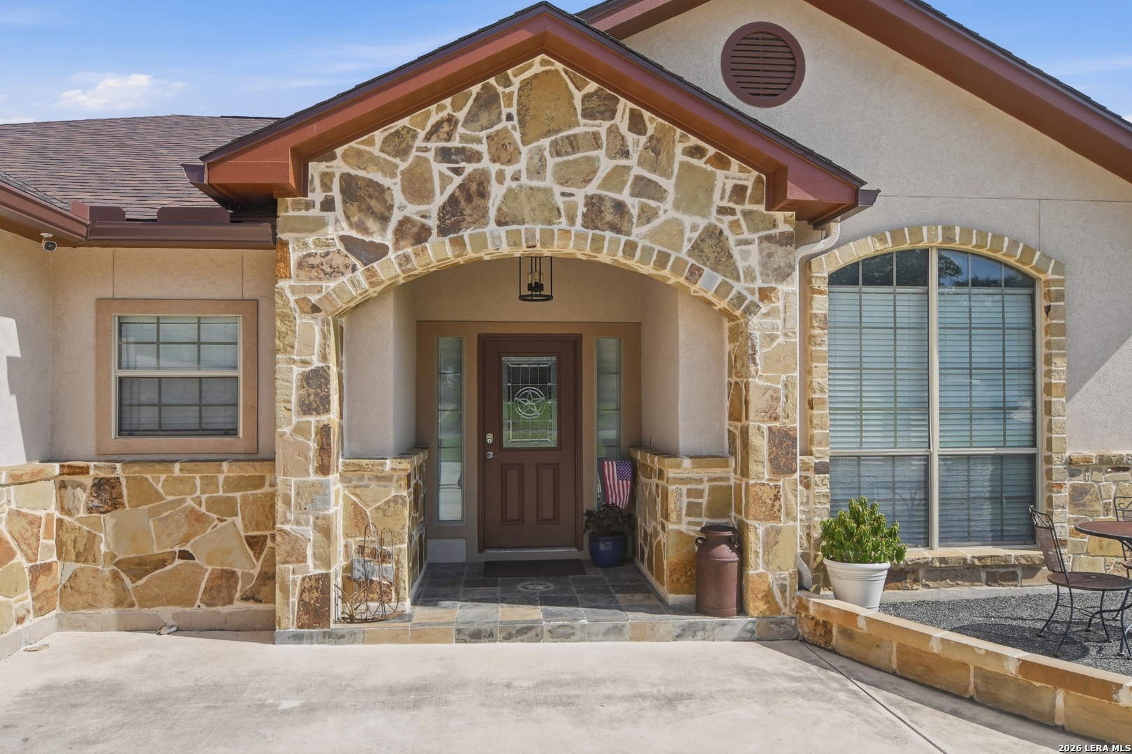 717 Jack Nicklaus, Devine, TX 78016 — photo 2