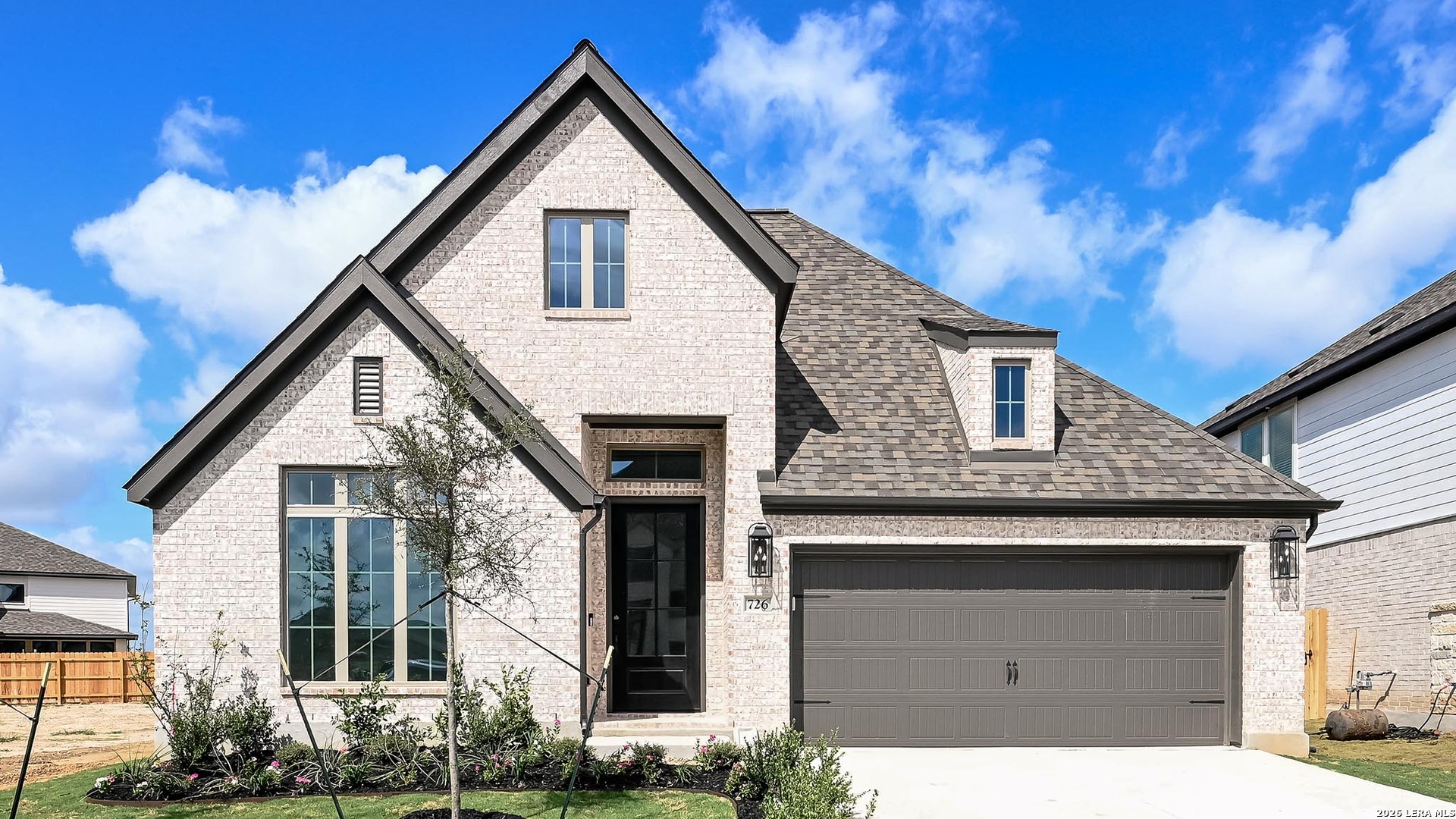 726 Grand Legacy — photo