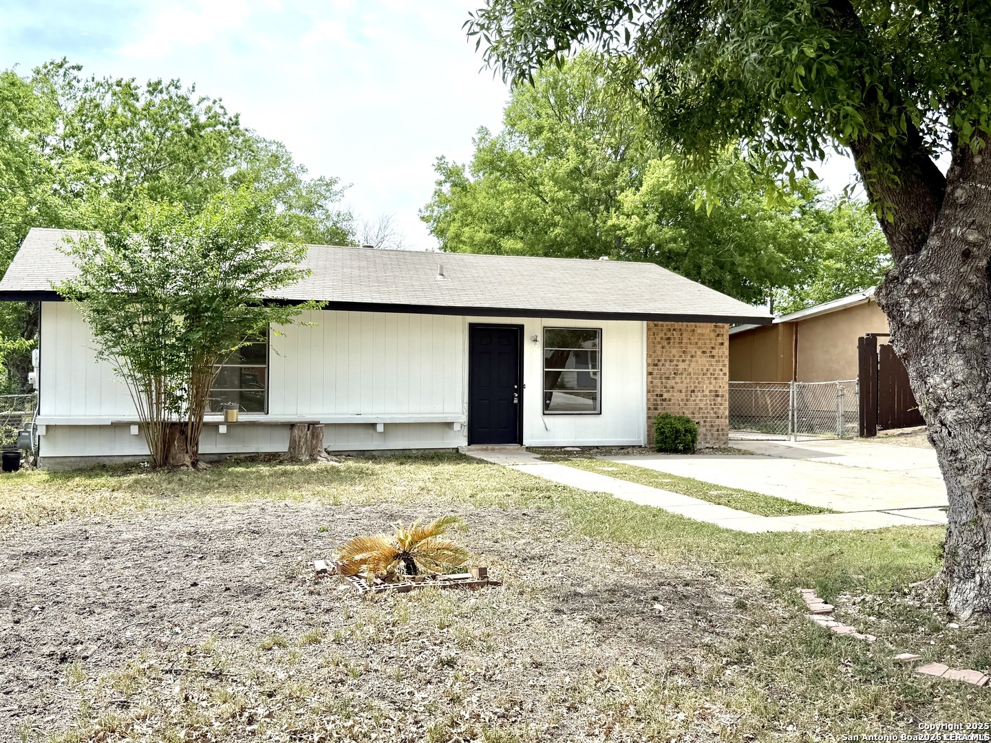 4723 Castle Rose — photo