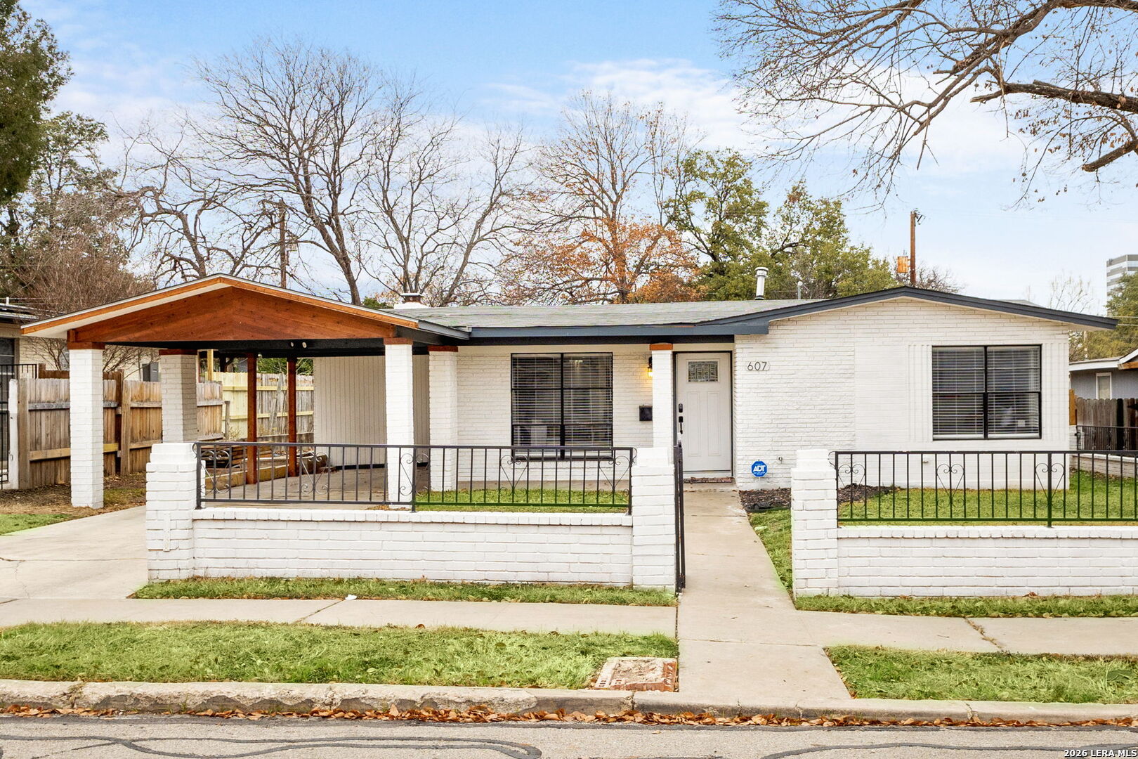 607 Redcliff Drive — photo