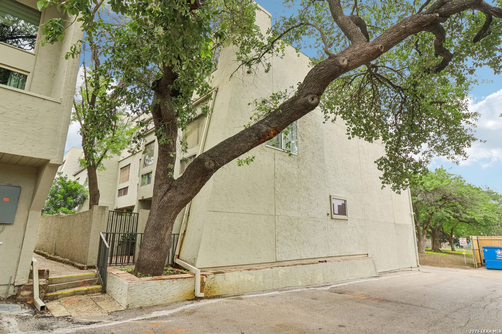 3102 Eisenhauer Road E34 — photo