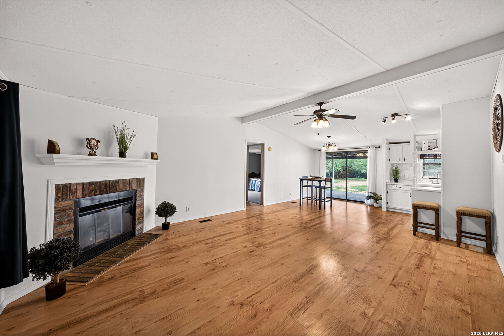 147 County Road 6841, Lytle, TX 78052 — photo 2
