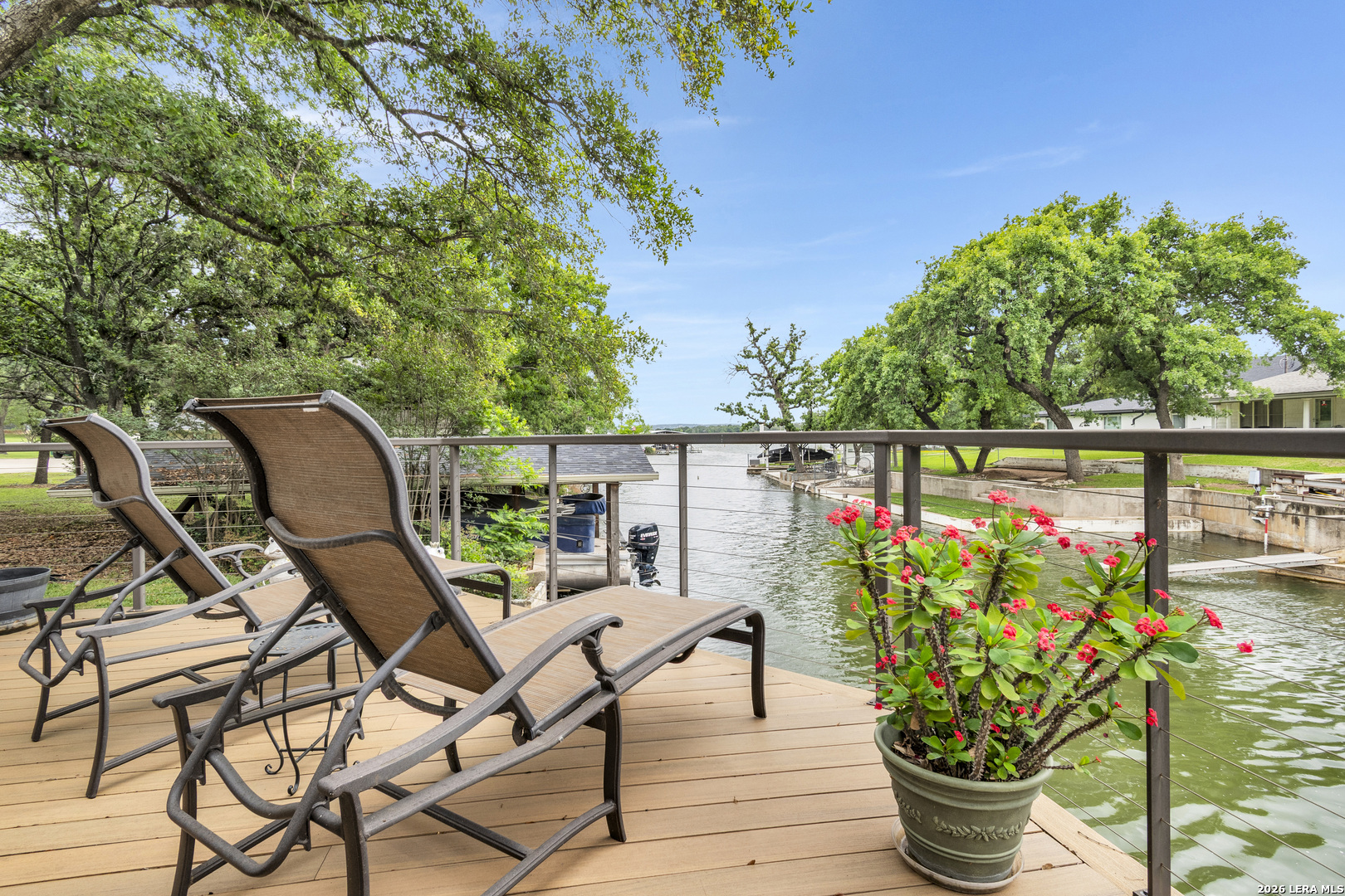 1122 Hill Circle East Drive — photo