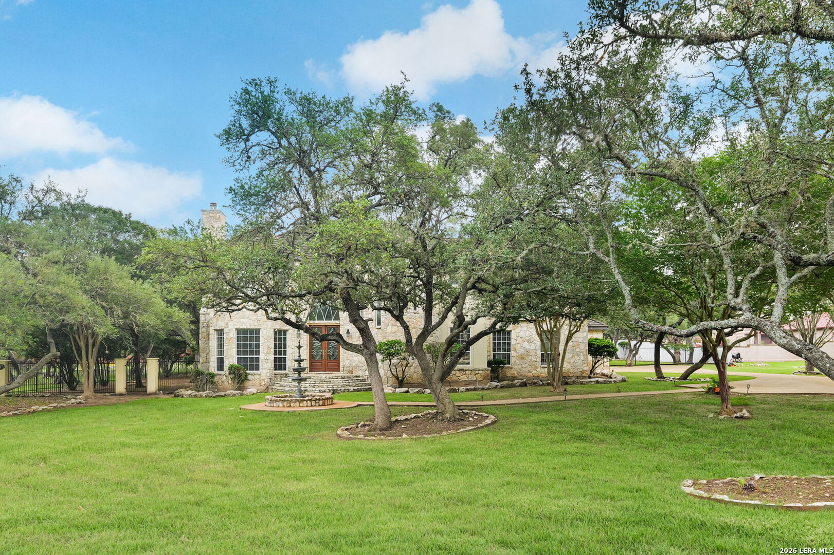 2120 Oakland Bend — photo