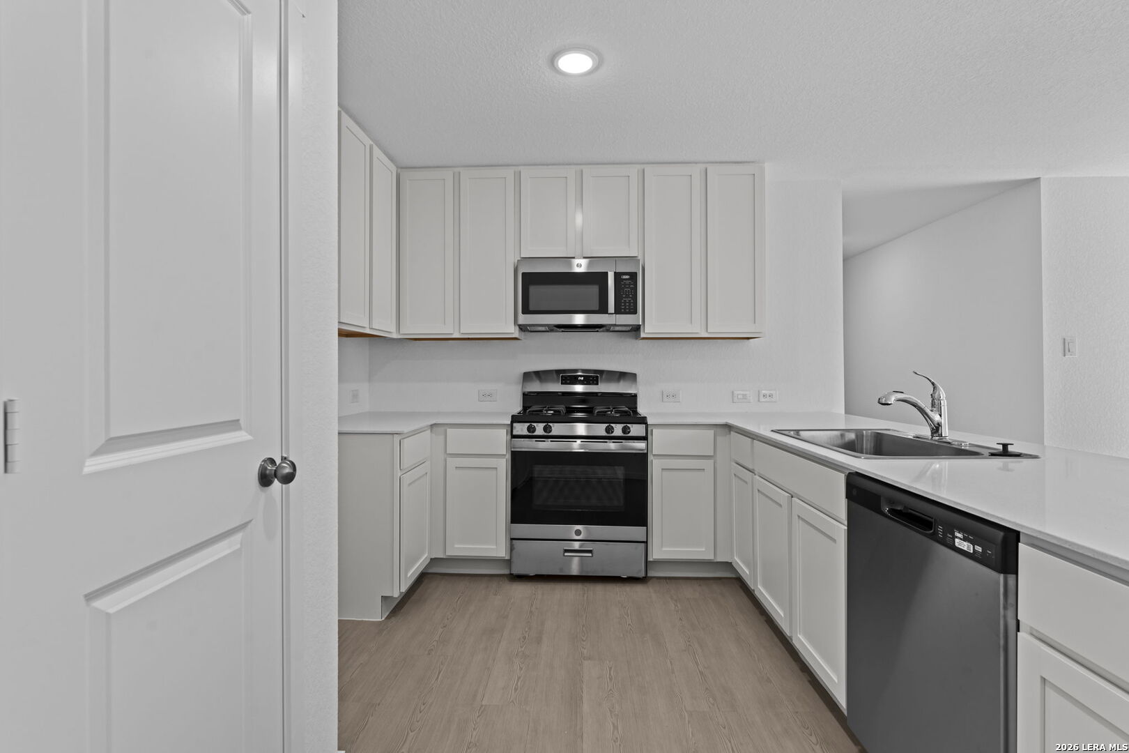 107 Ellendale Place — photo