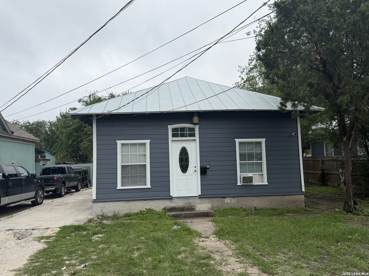 910 Lamar Street — photo