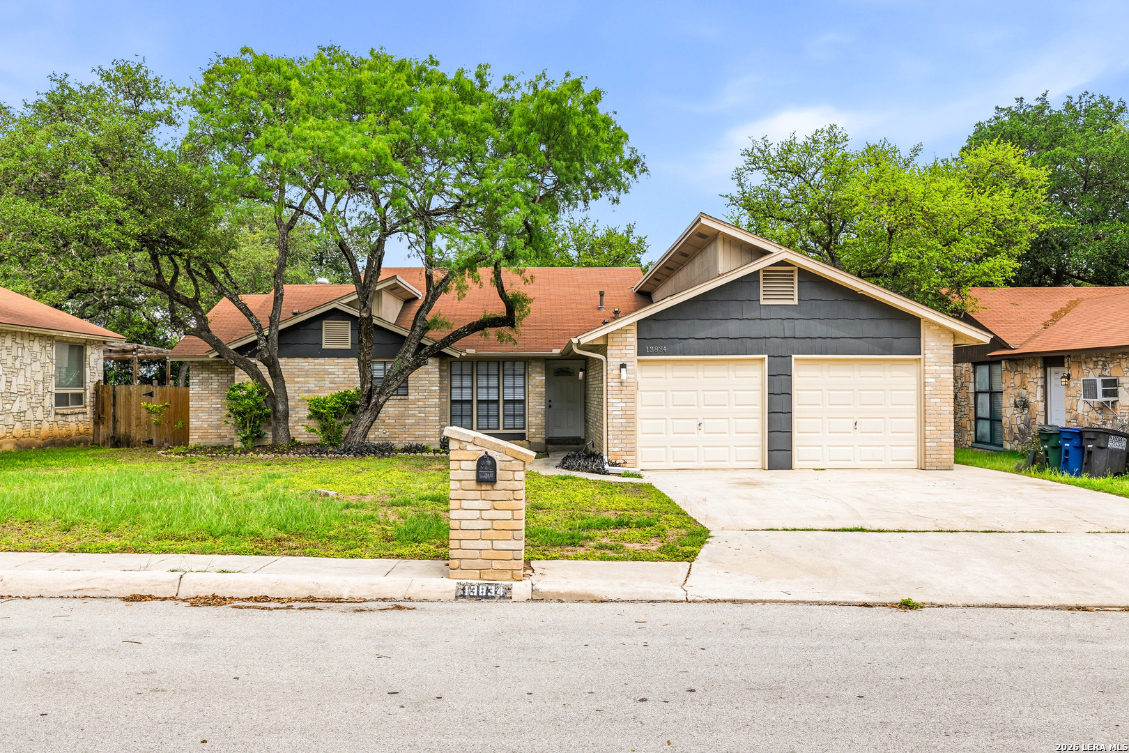 13834 E Hillside Drive — photo