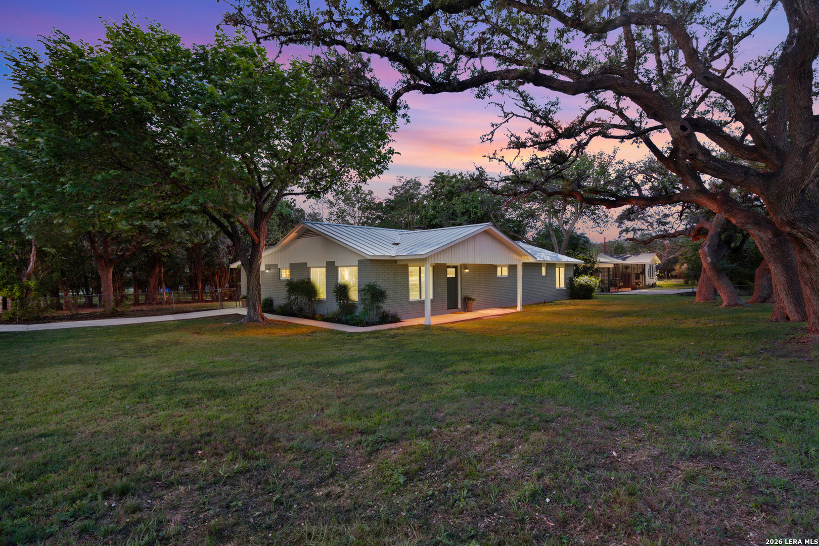 404 Oak Park Drive — photo