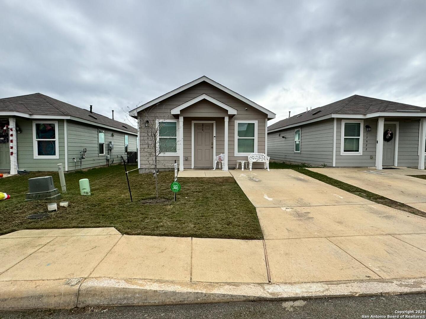 13918 Llama Place — photo
