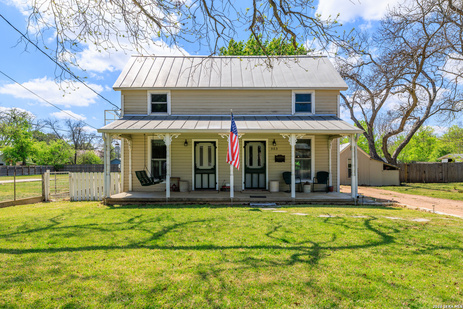 505 W San Antonio — photo