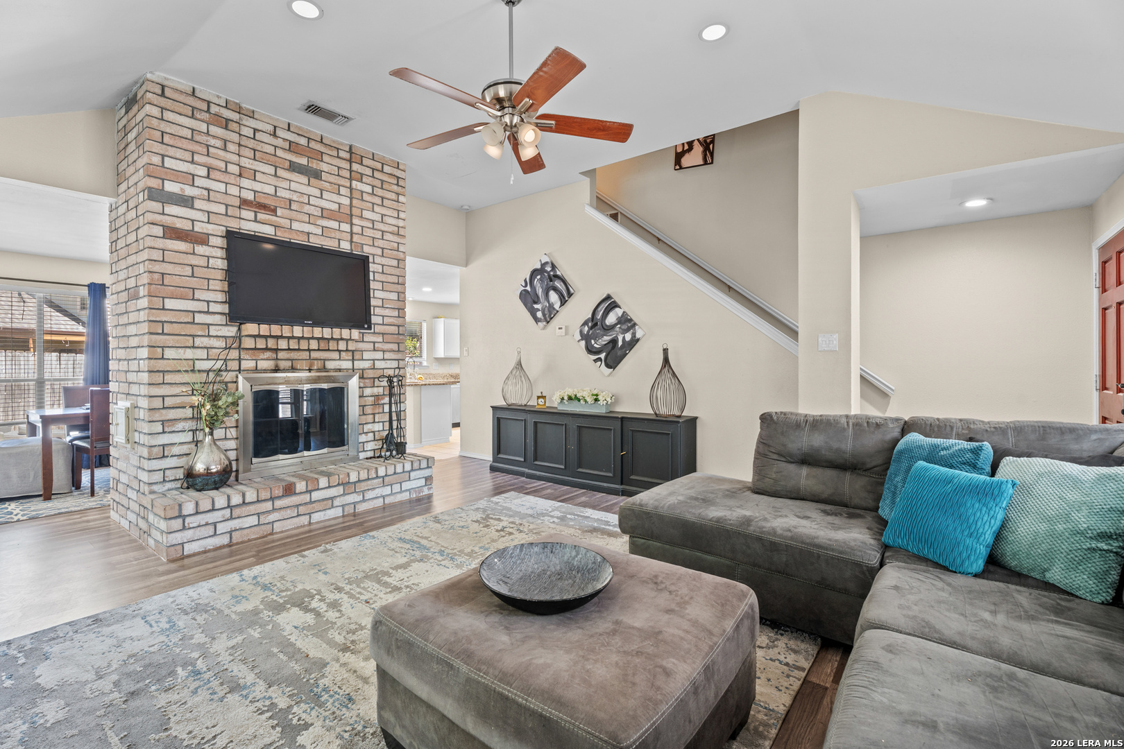 9219 Broxton Drive — photo