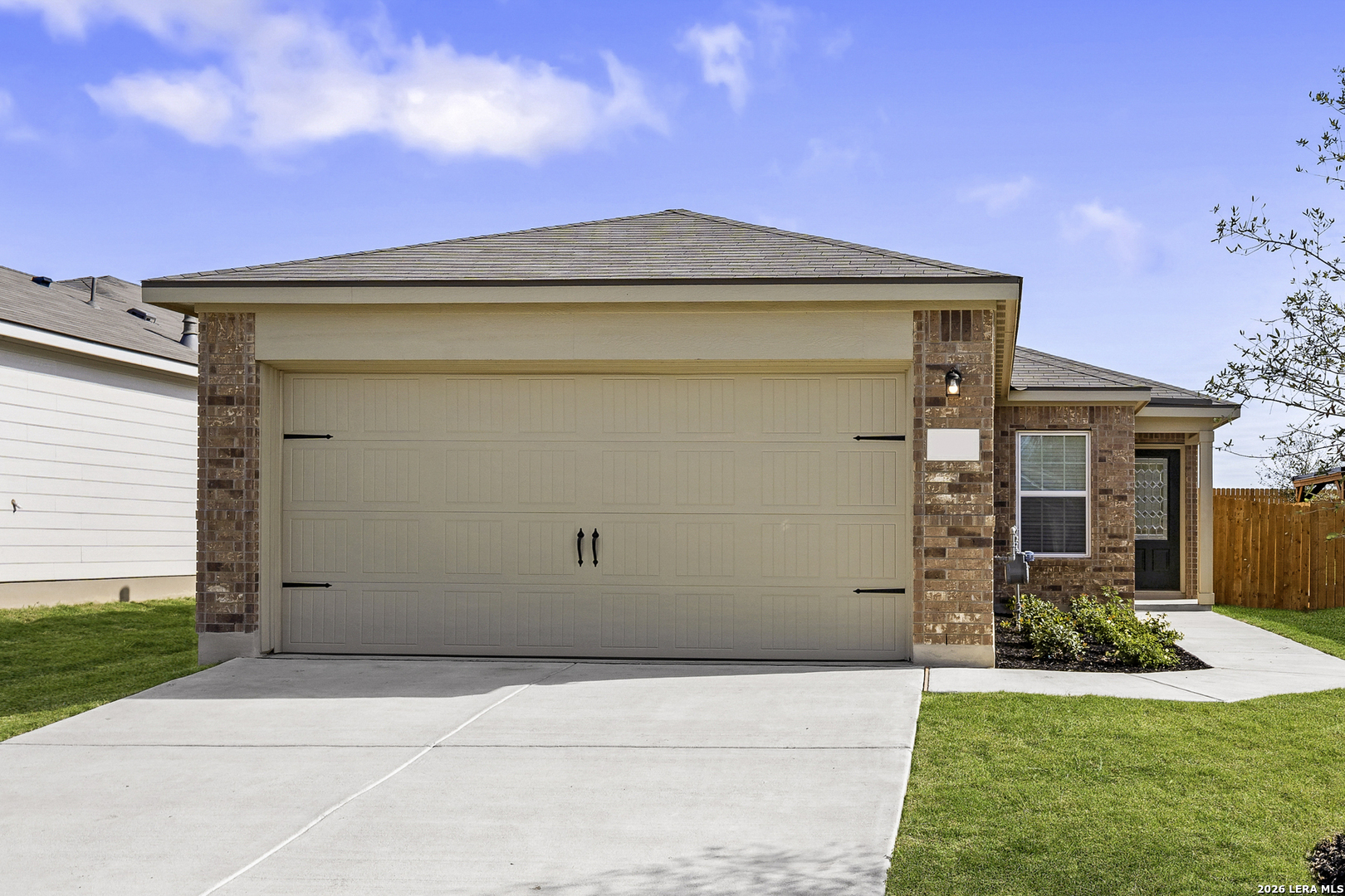 15118 Waterow View — photo