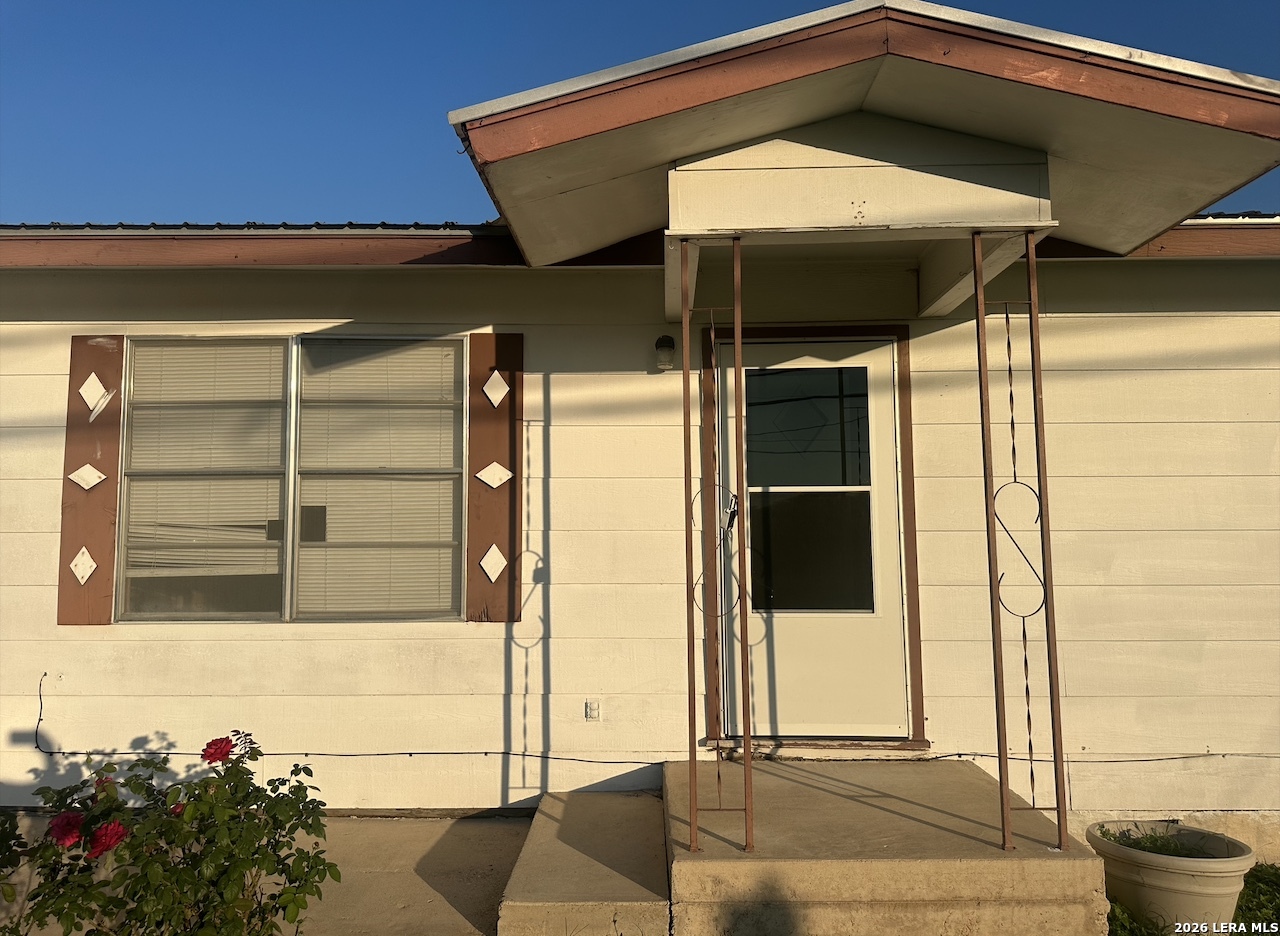 608 E Westmeyer Street — photo