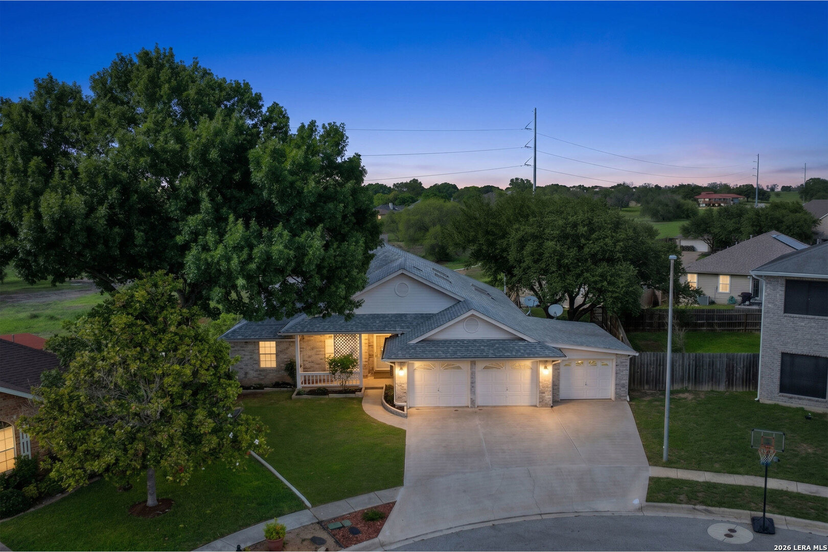 3421 Sherwin Drive — photo