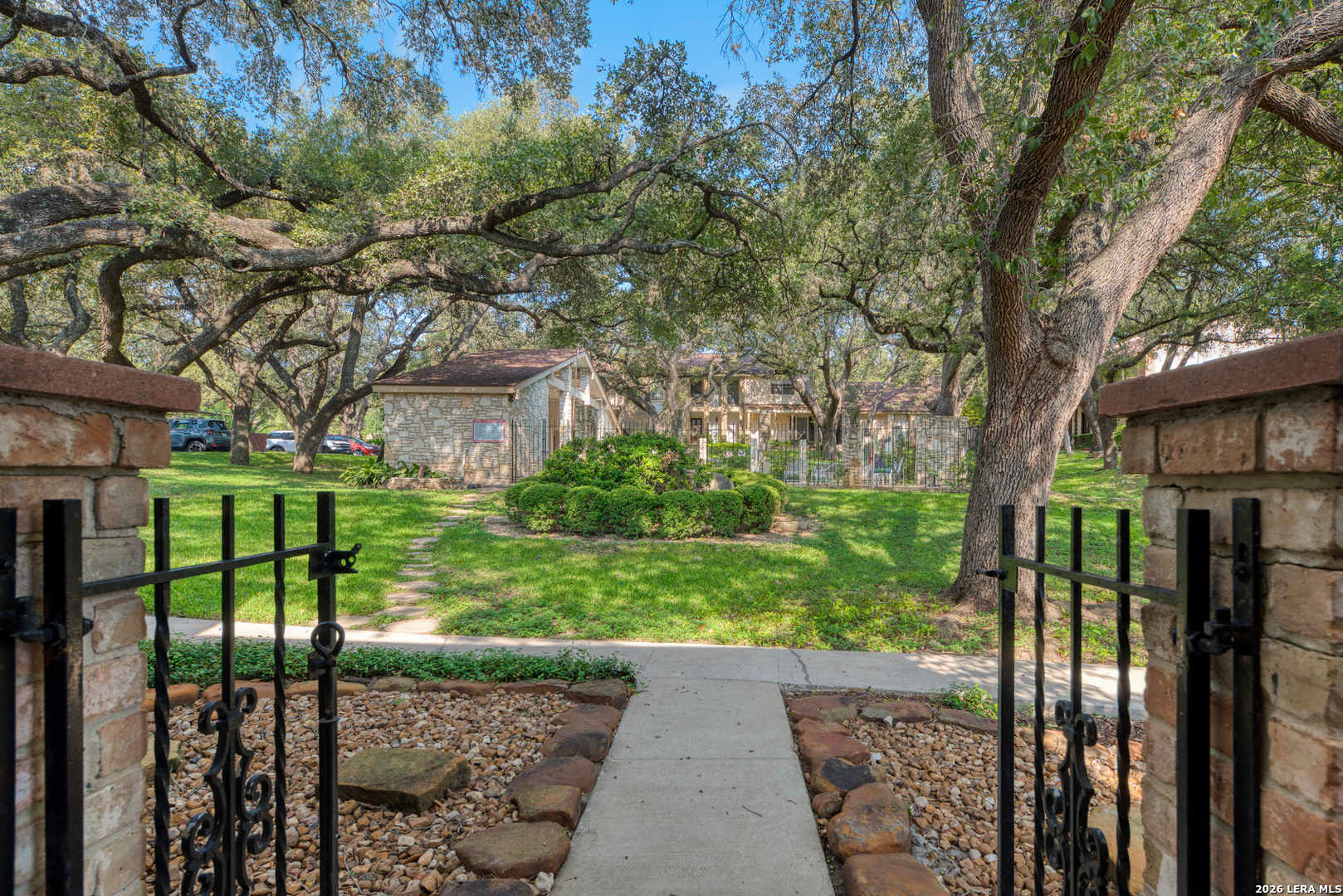 11303 Vance Jackson L2 — photo