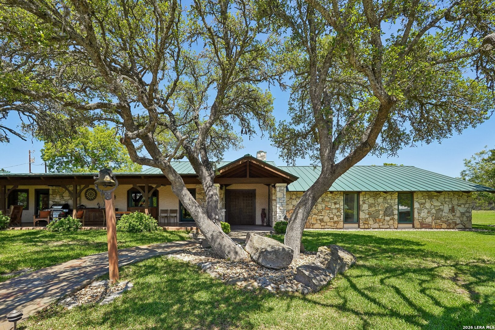 722 W Lacey Oaks Parkway — photo
