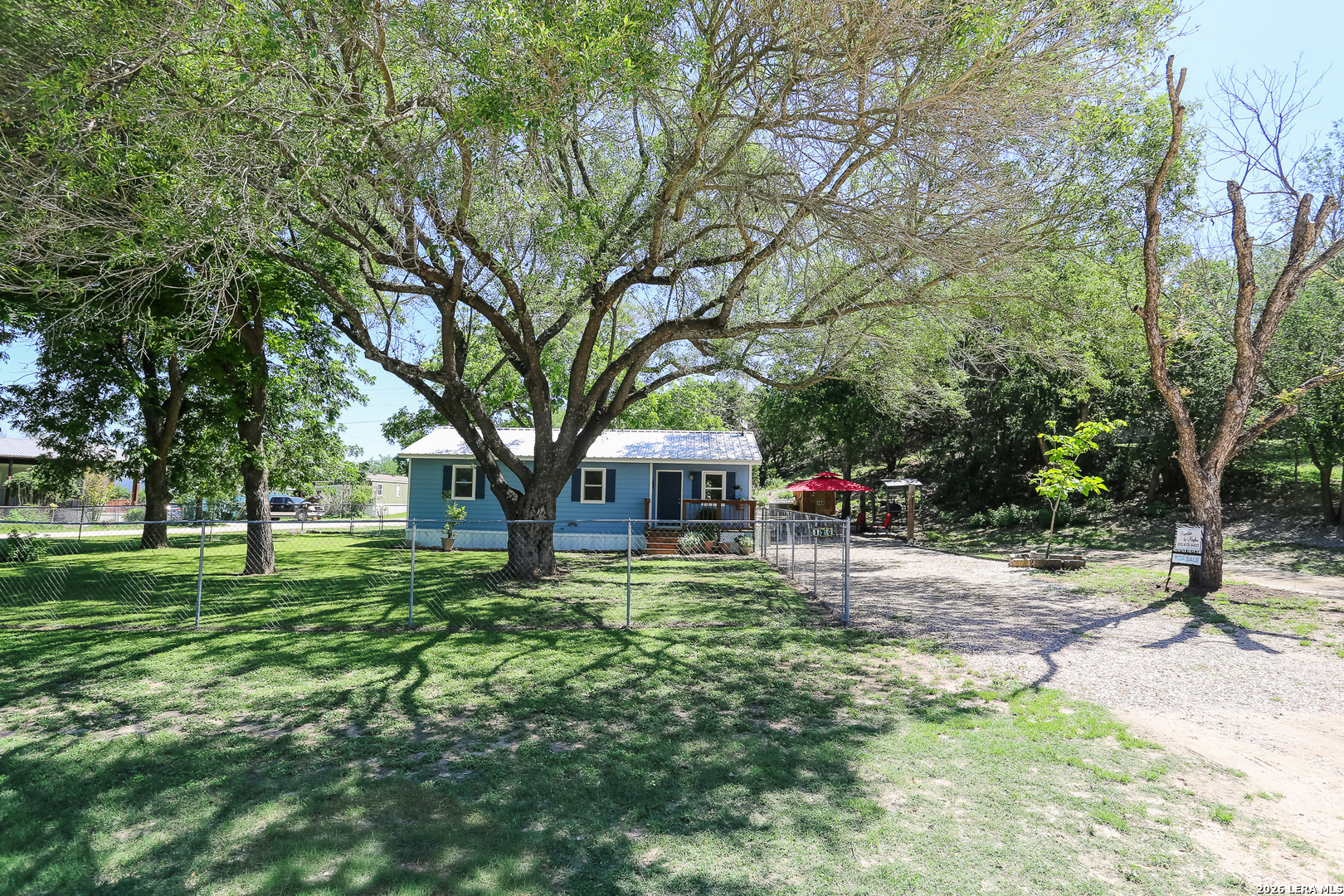 124 Cove Drive — photo