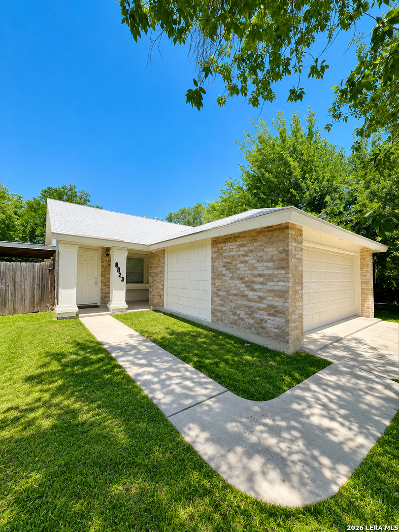 8023 Laurel Bnd — photo