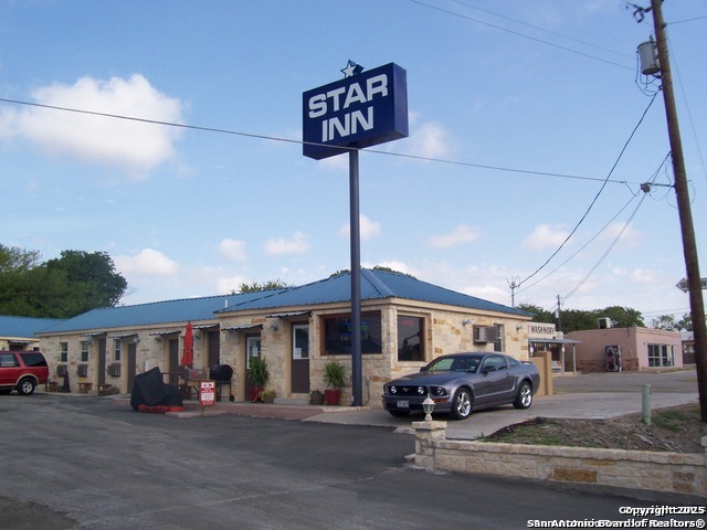 303 N State Highway 123 — photo