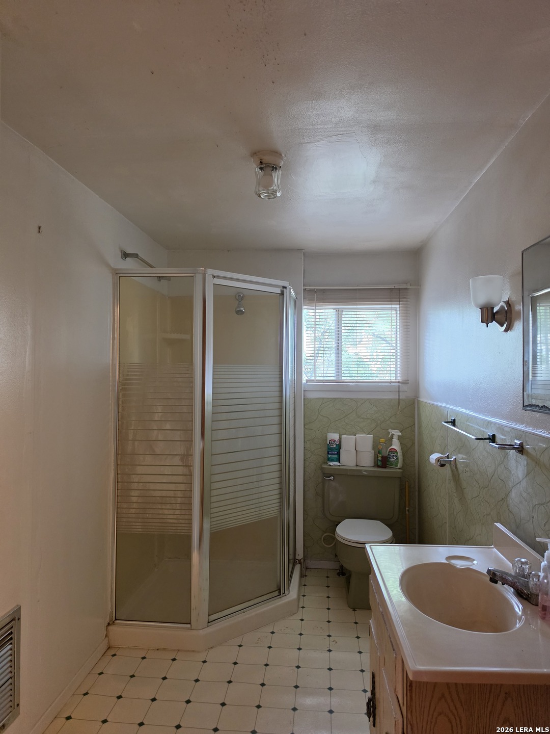508 Nueces, Cotulla, TX 78014 — photo 3