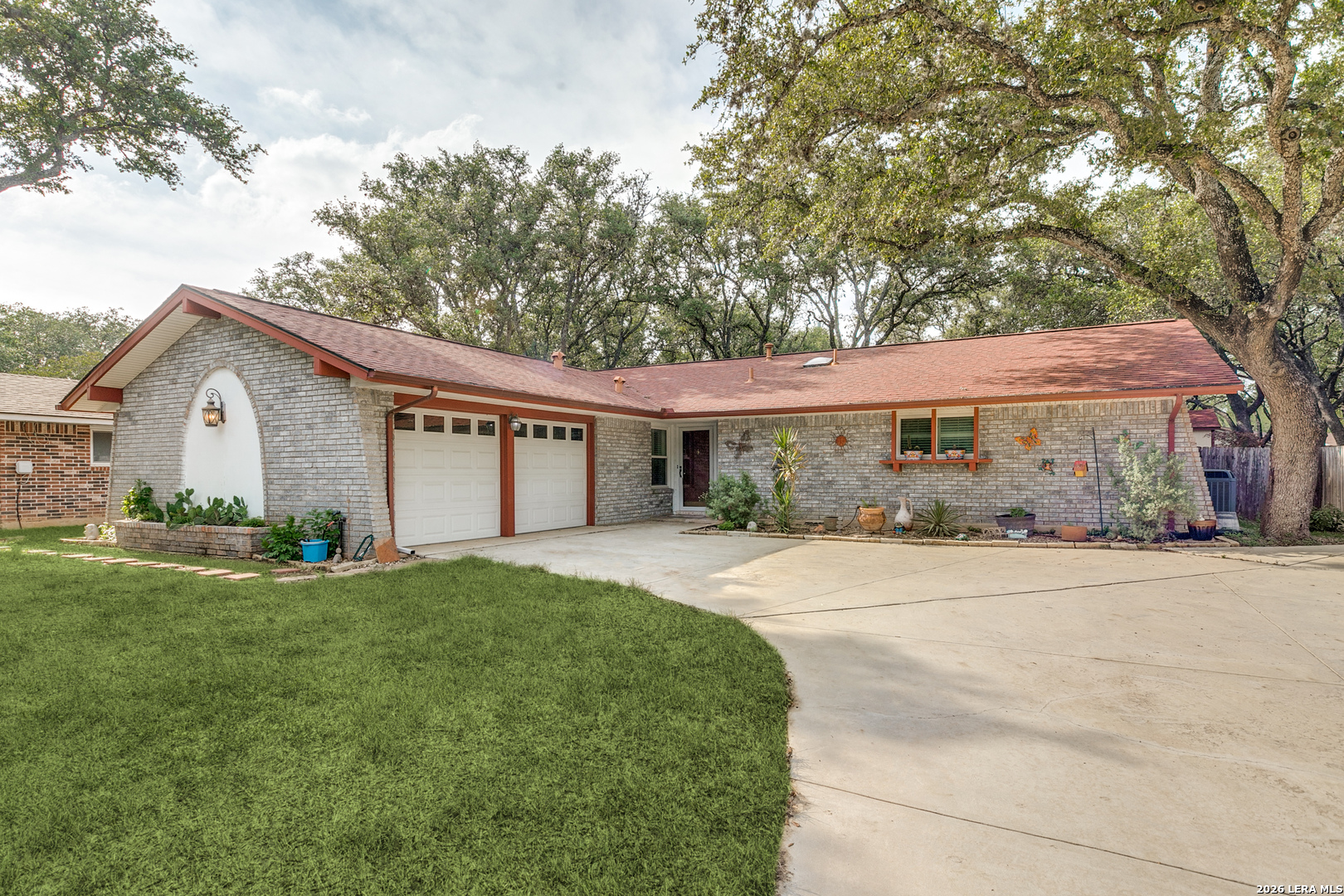 5819 Dean Martin Street — photo