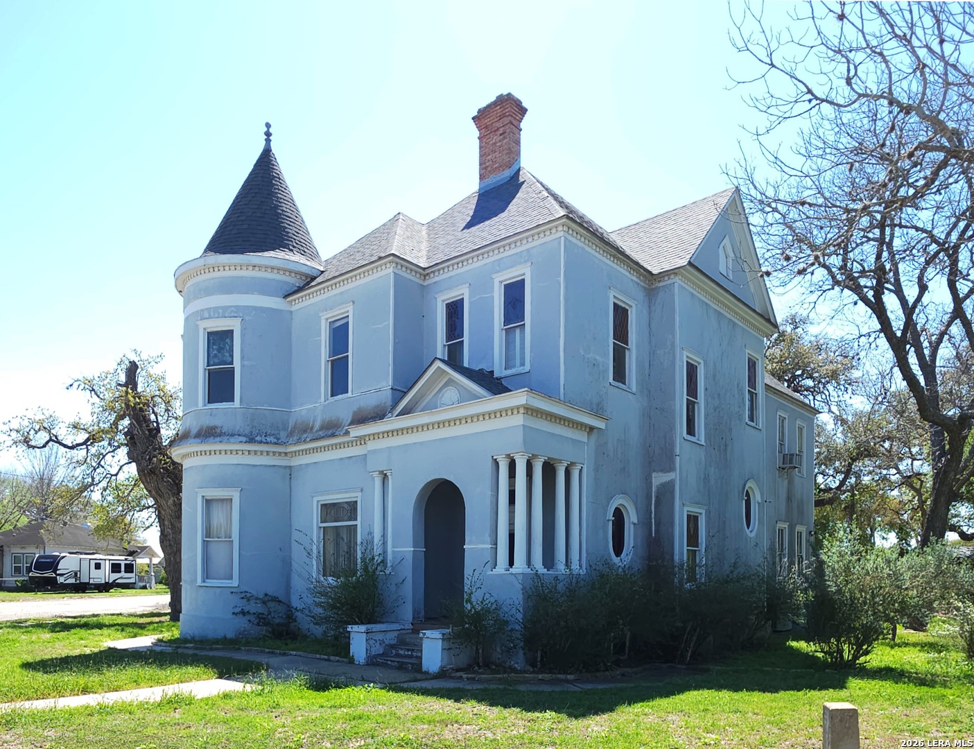 311 E Broadway Street — photo