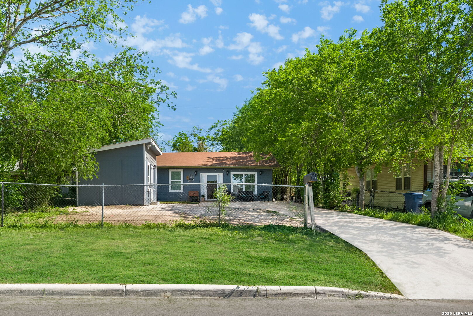 512 Stratford Court — photo
