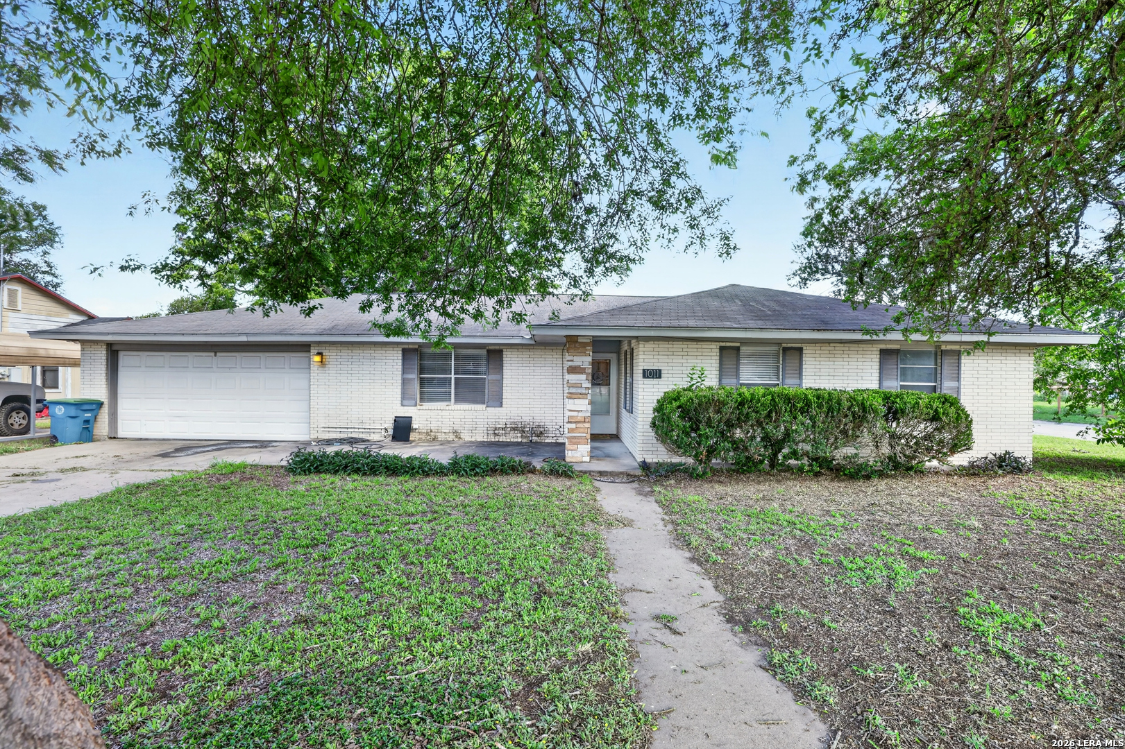 1011 E Hefferman — photo